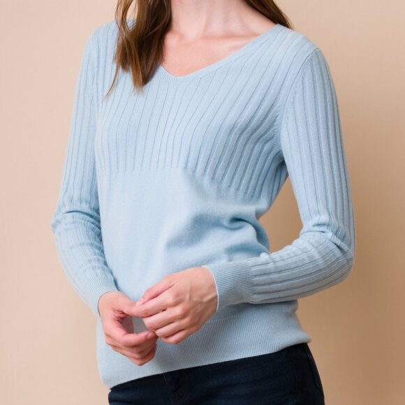 NWT! DongLi- 100% Cashmere Relaxed fit V-neck Sweater in Ice Blue Various Sizes